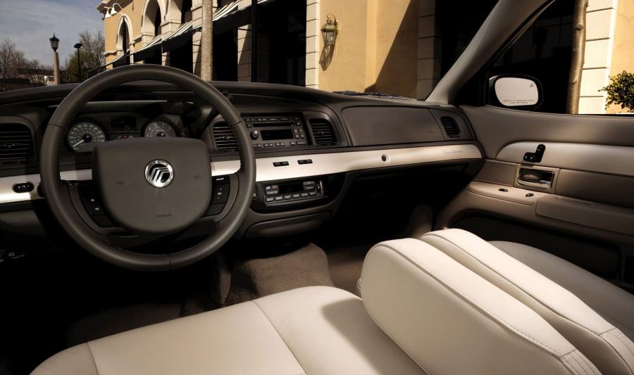  Mercury Grand Marquis 2005 года  (фото 2 из 30)